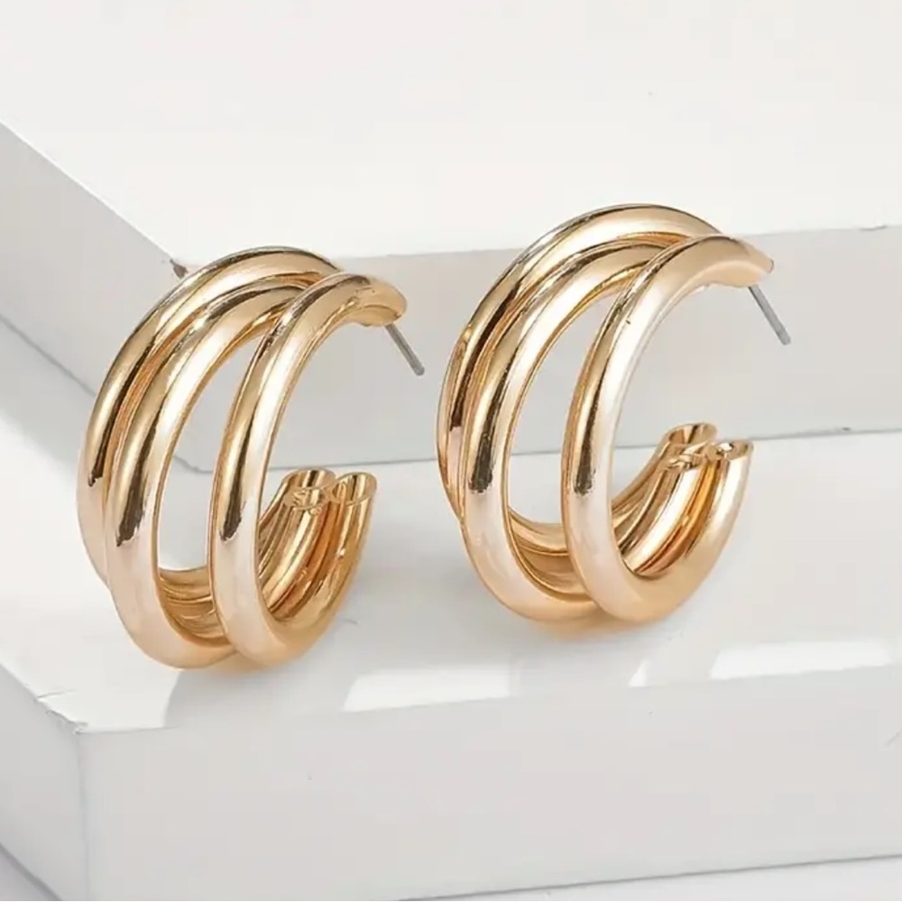 NEW Gold 18k plated Modern Hoop Earrings
